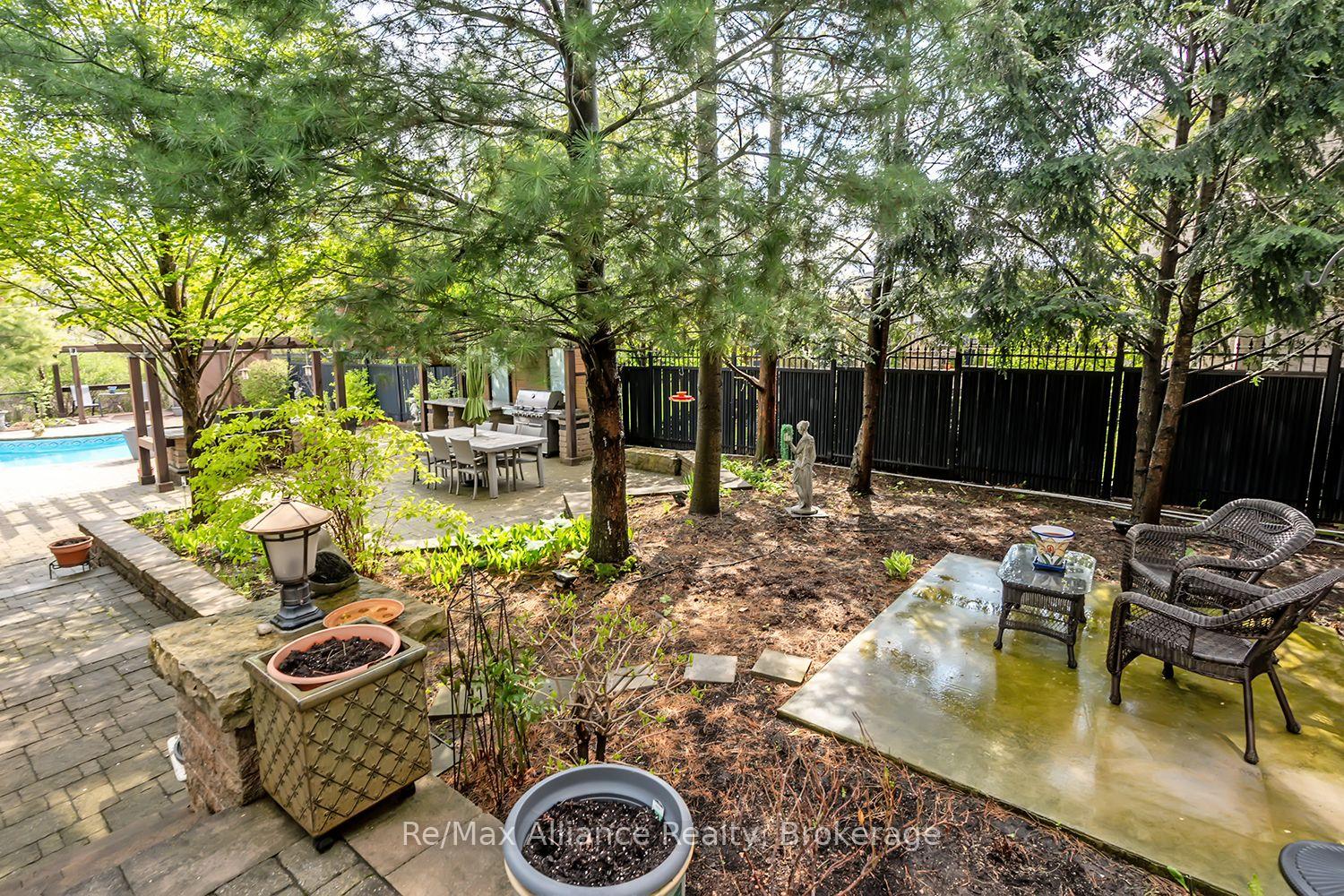 Photo 39 of 203 Burloak Drive, Oakville, Bronte — HOMEH