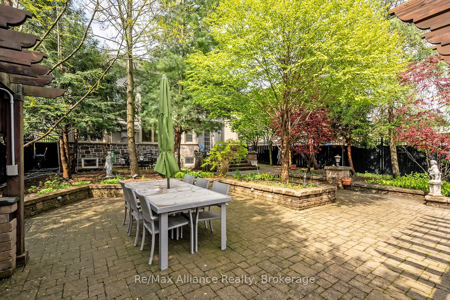 Photo 41 of 203 Burloak Drive, Oakville, Bronte — HOMEH
