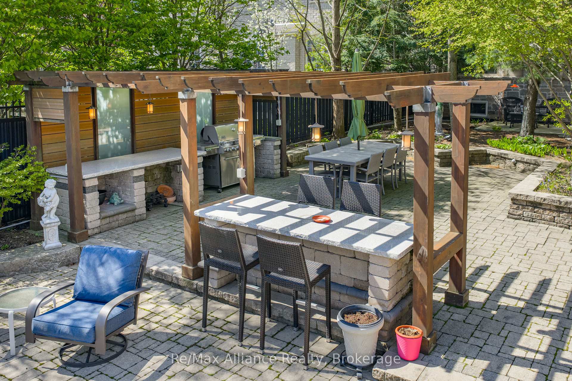Photo 42 of 203 Burloak Drive, Oakville, Bronte — HOMEH