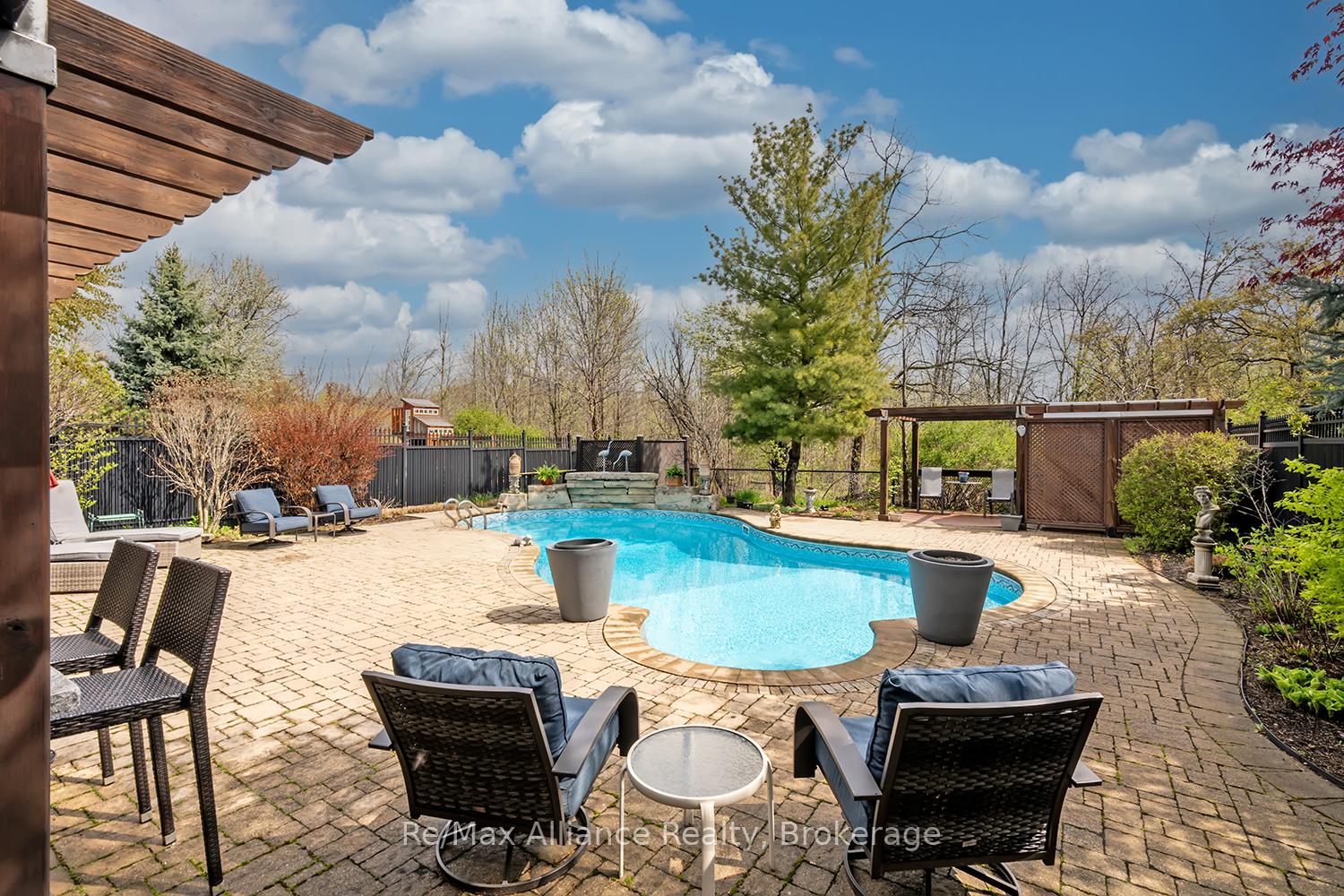 Photo 44 of 203 Burloak Drive, Oakville, Bronte — HOMEH