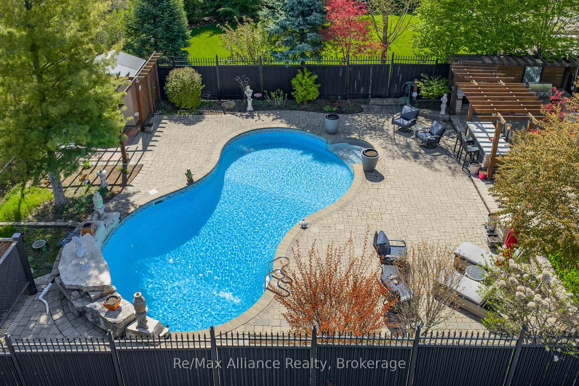 Photo 49 of 203 Burloak Drive, Oakville, Bronte — HOMEH