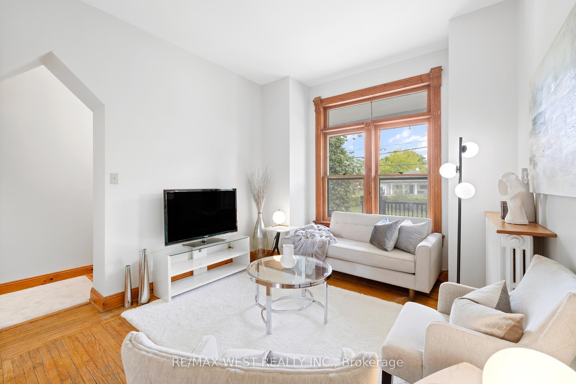 Photo 3 of 151 Humberside Avenue, Toronto, High Park North — HOMEH