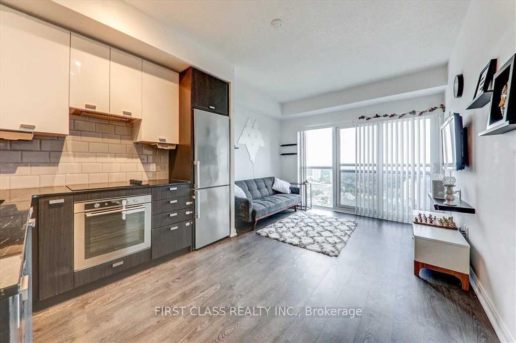 Photo of Unit 3120, 275 Village Green Square