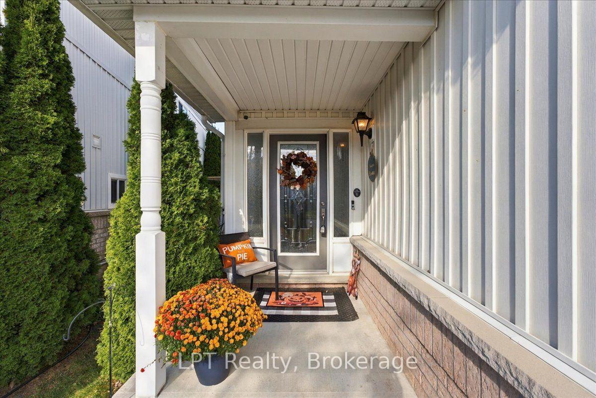 Photo 3 of 1334 Tall Pine Avenue, Oshawa, Pinecrest — HOMEH