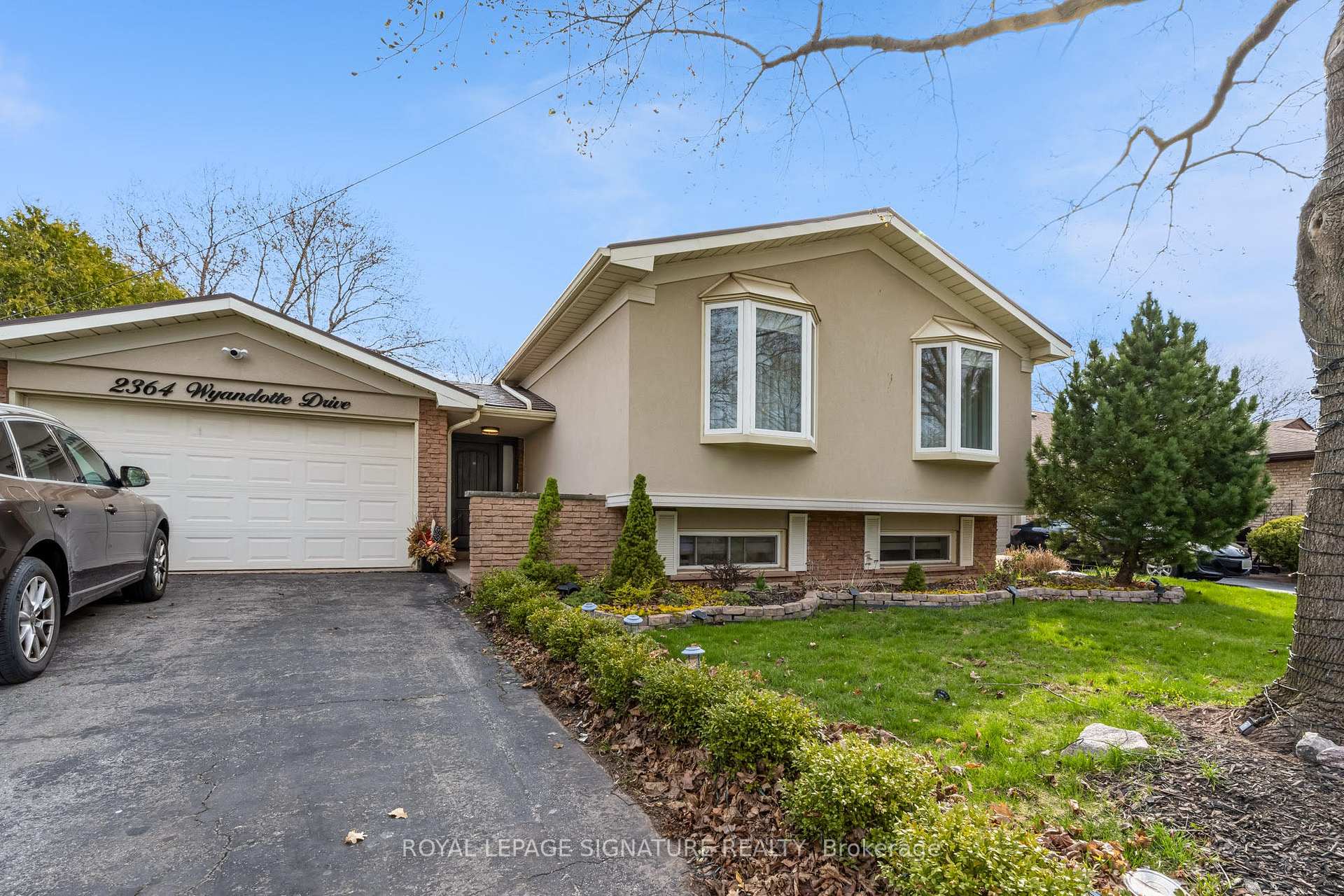 Photo of 2364 Wyandotte Drive