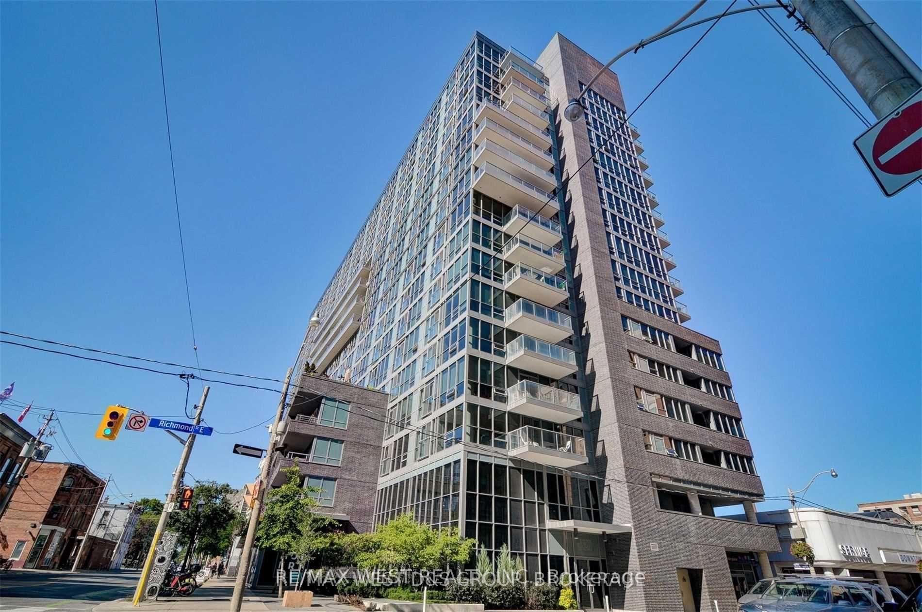 Photo of Unit LPH 1611, 320 Richmond Street
