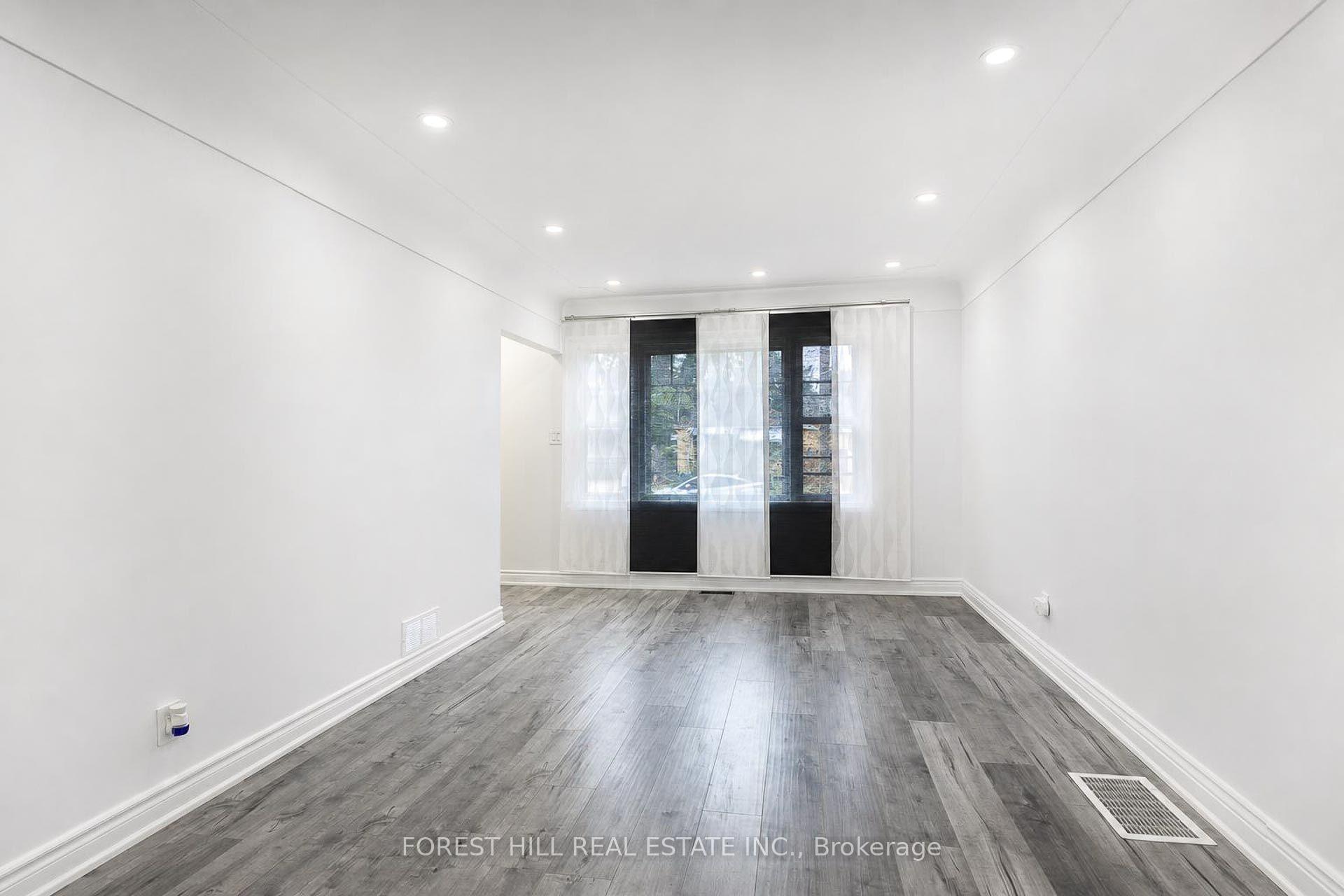 Photo 4 of 29 Thorndale Street S, Hamilton, Ainslie Wood — HOMEH