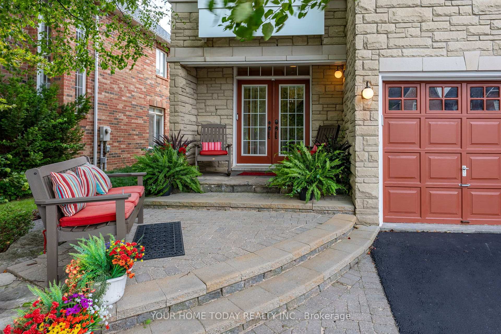 Photo 4 of 127 Miller Drive, Halton Hills, Georgetown — HOMEH