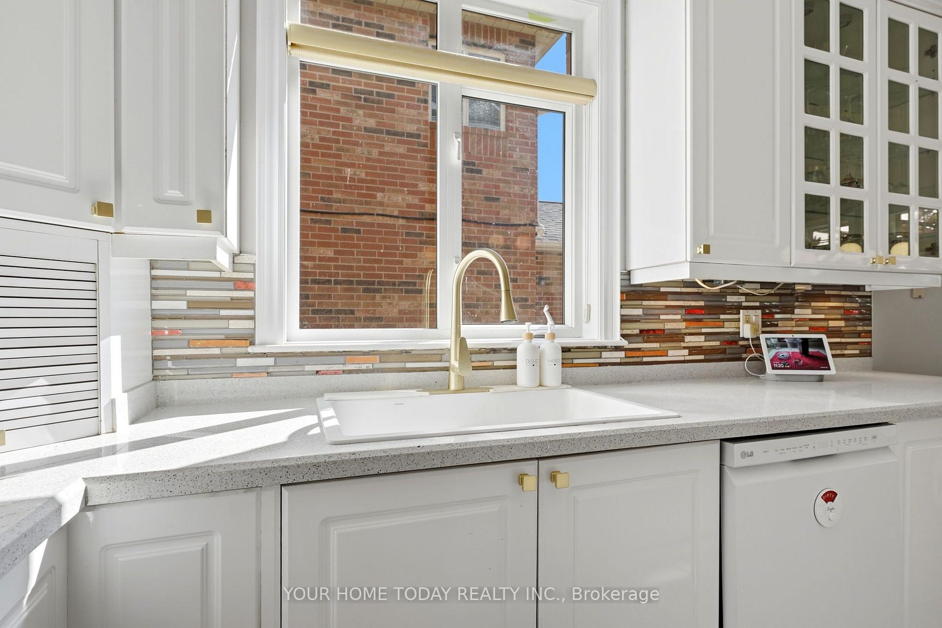 Photo 14 of 127 Miller Drive, Halton Hills, Georgetown — HOMEH