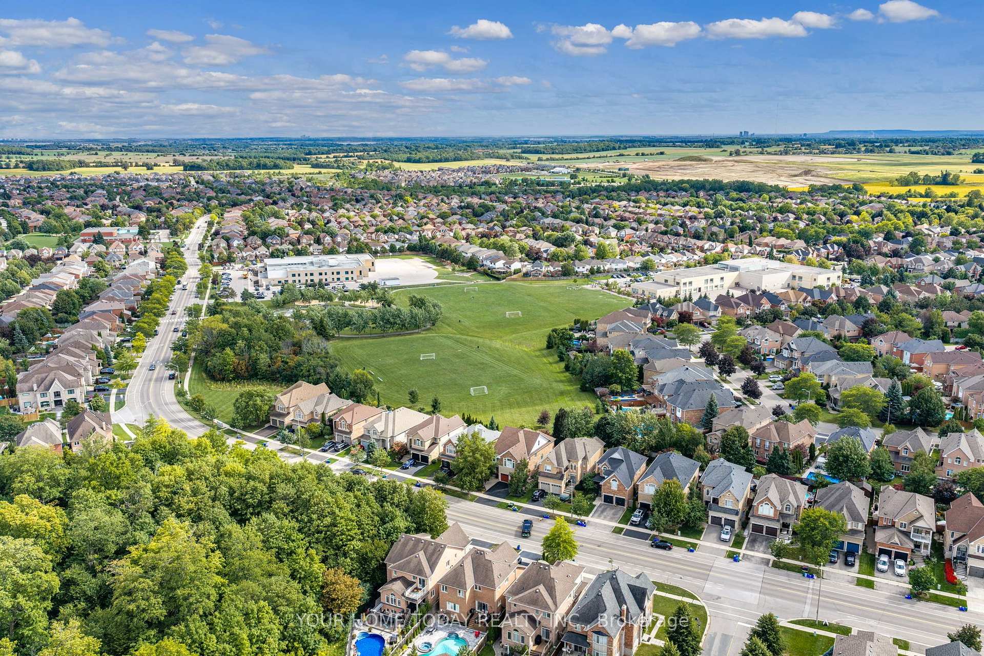 Photo 49 of 127 Miller Drive, Halton Hills, Georgetown — HOMEH