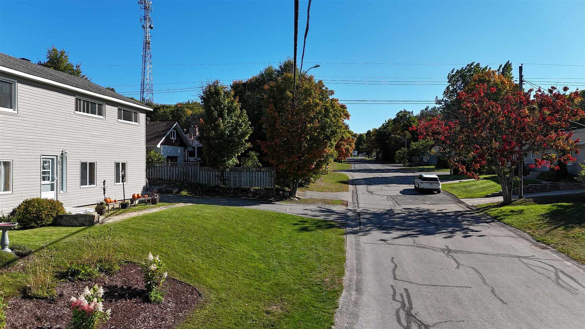 Photo 3 of 1 Joubin Road, Elliot Lake, West — HOMEH
