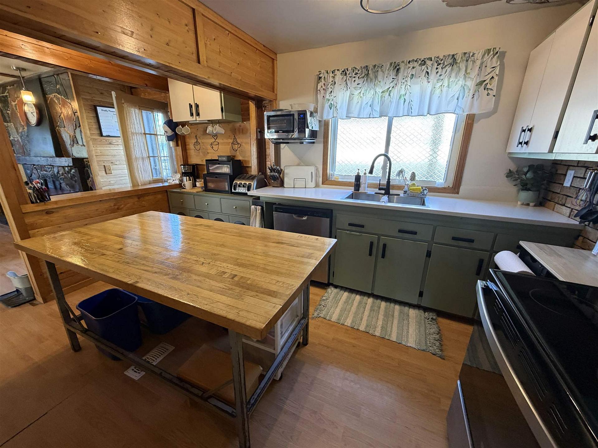 Photo 8 of 1 Joubin Road, Elliot Lake, West — HOMEH