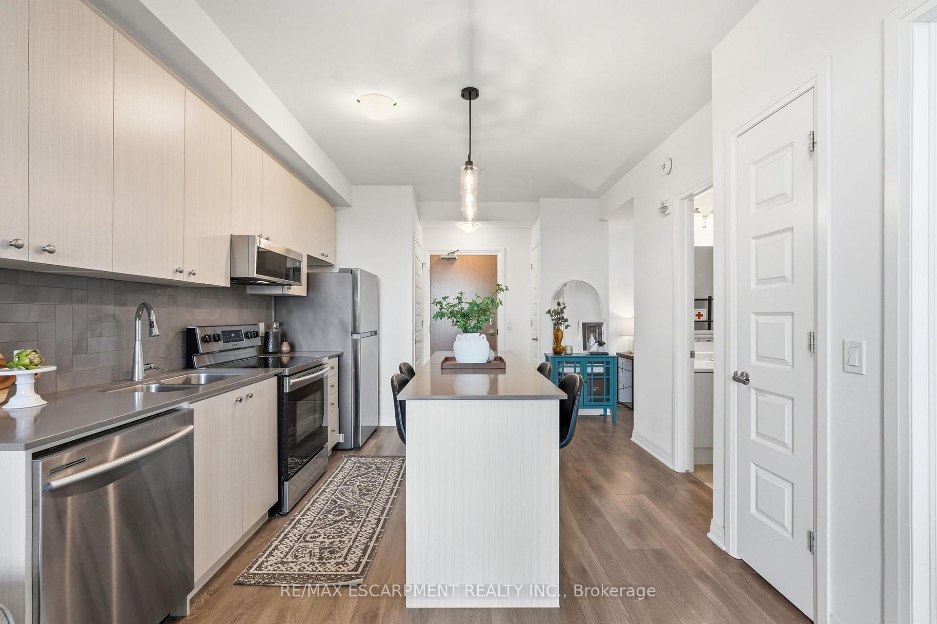 Photo 10 of Unit 424, 1105 Leger Way, Milton, Ford — HOMEH