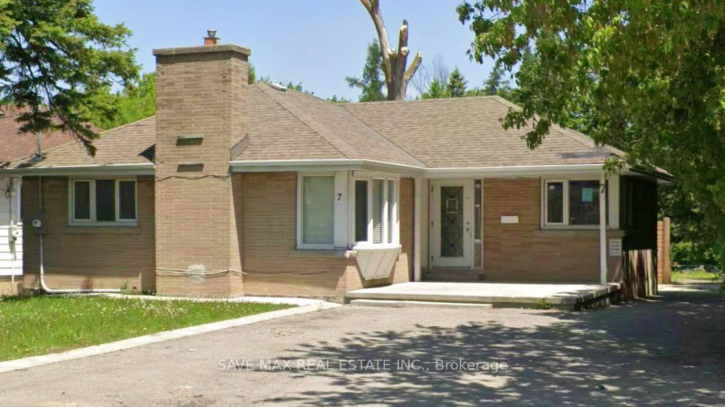 Photo of 7 Mclaughlin Road N