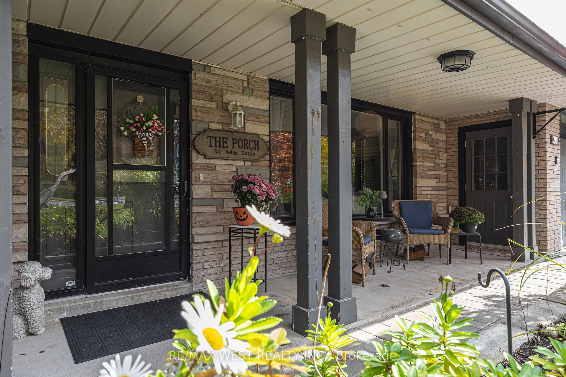 Photo 4 of 201 Bigelow Street, Scugog, Port Perry — HOMEH