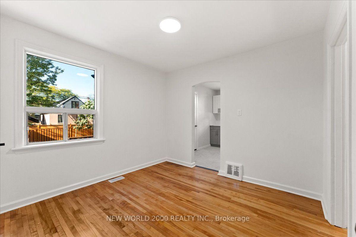 Photo 12 of 144 Rodgers Road, Hamilton, Bartonville — HOMEH