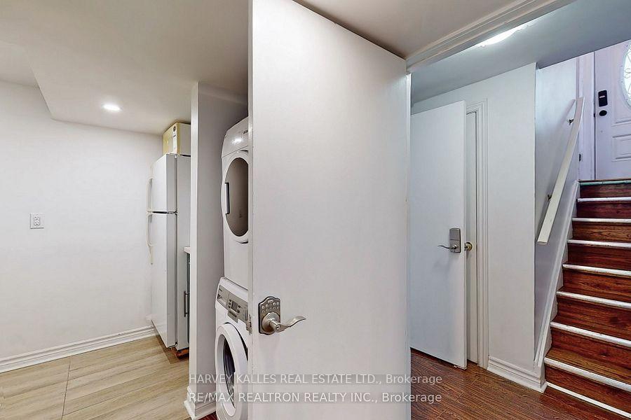 Photo 2 of Unit Lower, 142 Combe Avenue, North York, Bathurst Manor — HOMEH