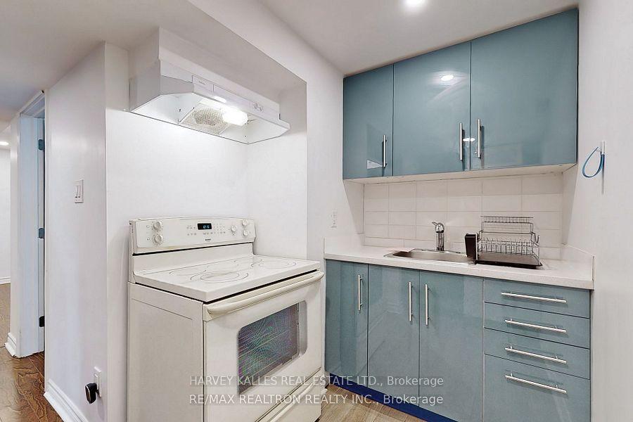 Photo 4 of Unit Lower, 142 Combe Avenue, North York, Bathurst Manor — HOMEH