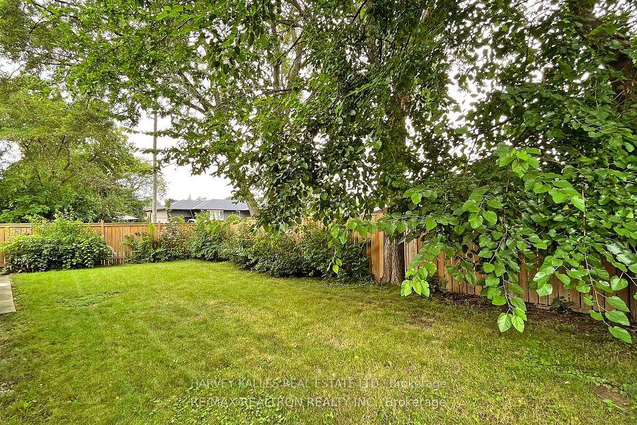 Photo 15 of Unit Lower, 142 Combe Avenue, North York, Bathurst Manor — HOMEH