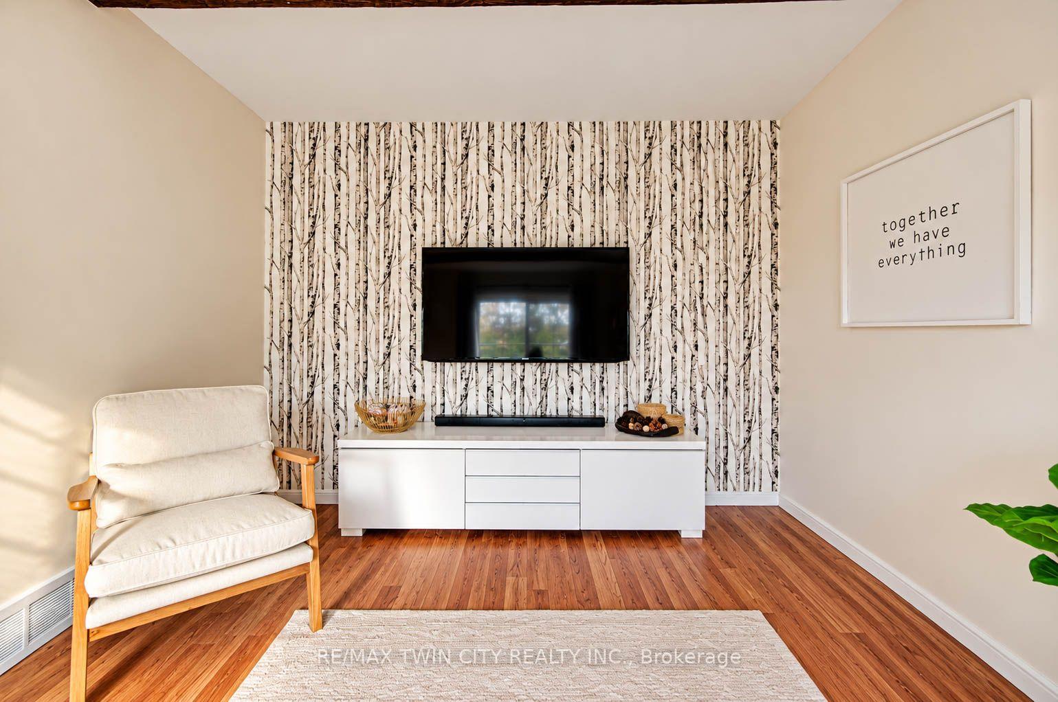Photo 19 of 63 Winding Way, Kitchener, Forest Heights — HOMEH