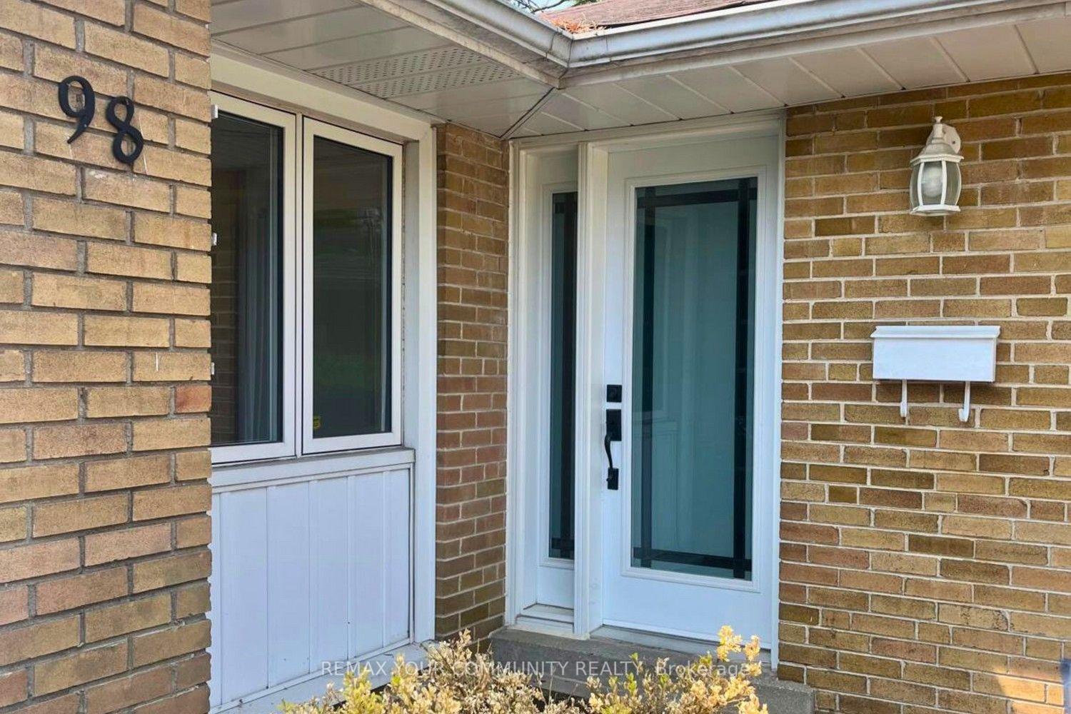Photo 3 of Unit Main, 98 Wigmore Drive, North York, Victoria Village — HOMEH