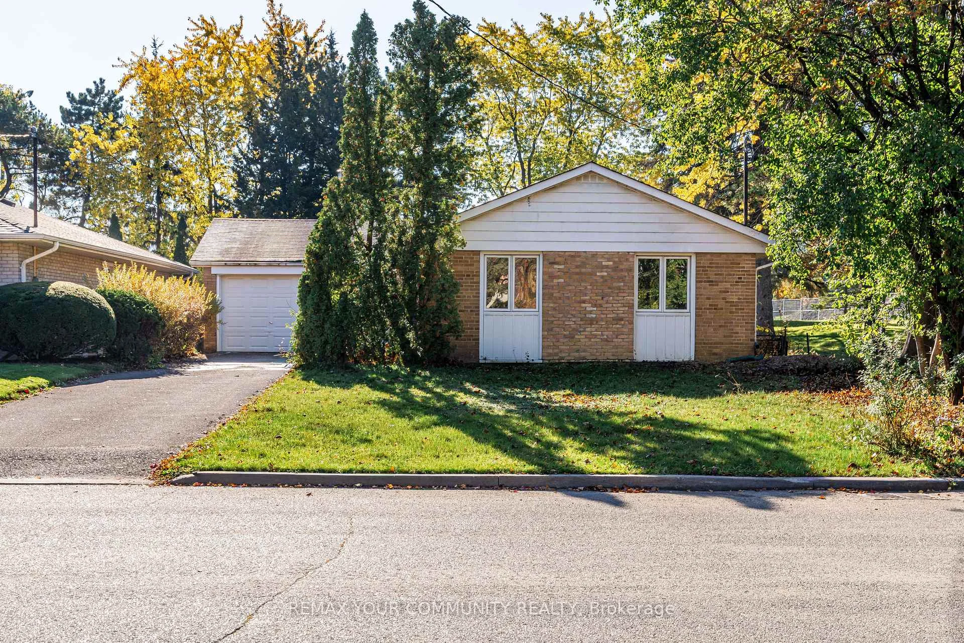 Photo 1 of Unit Main, 98 Wigmore Drive, North York, Victoria Village — HOMEH