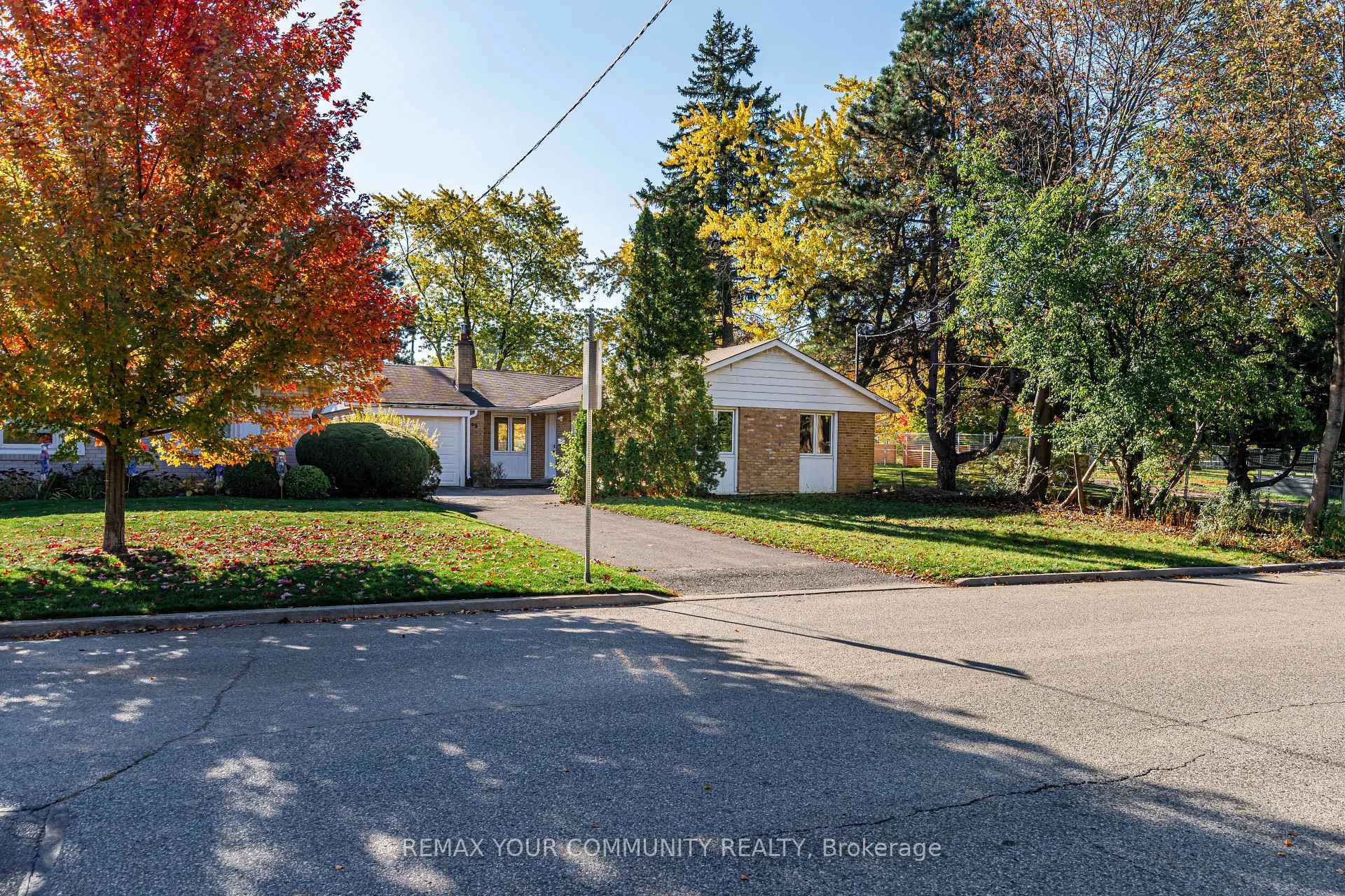 Photo 7 of Unit Main, 98 Wigmore Drive, North York, Victoria Village — HOMEH