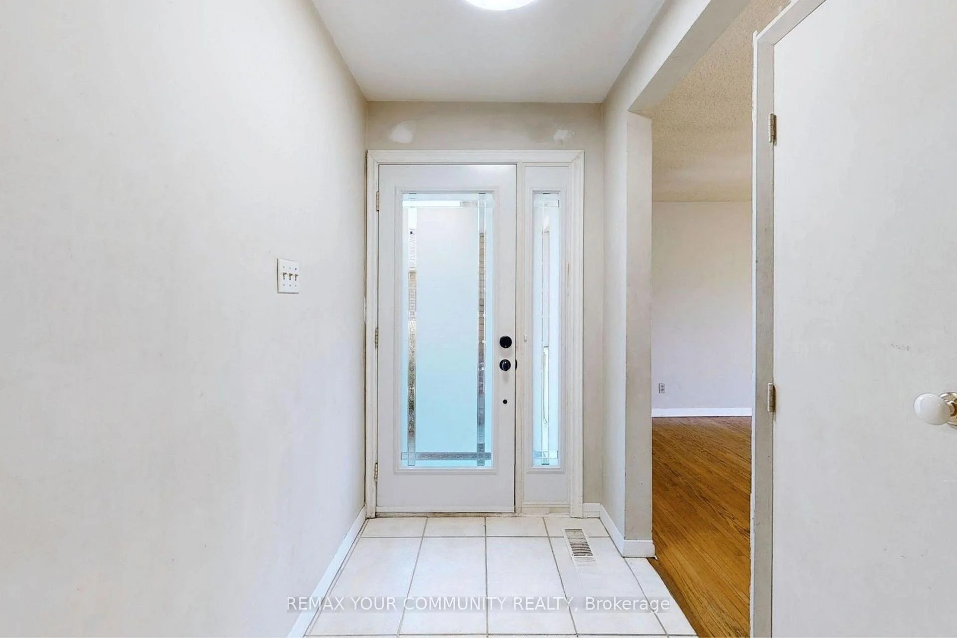Photo 12 of Unit Main, 98 Wigmore Drive, North York, Victoria Village — HOMEH