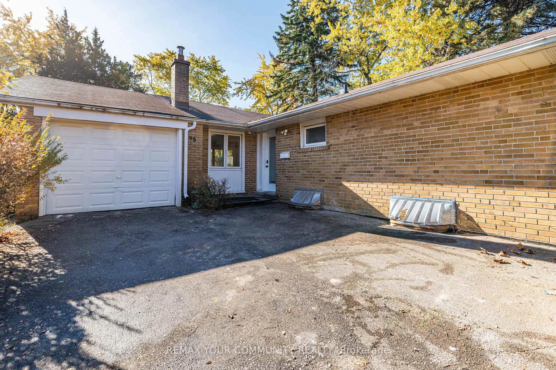 Photo 13 of Unit Main, 98 Wigmore Drive, North York, Victoria Village — HOMEH