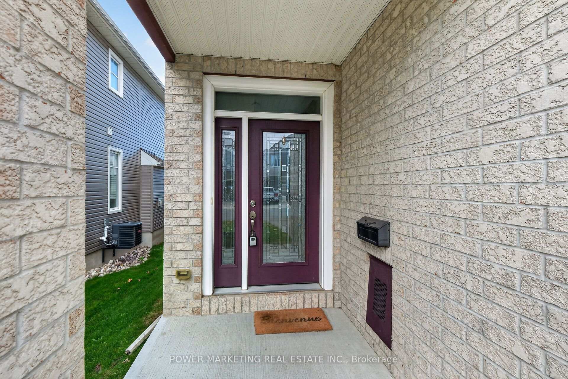 Photo 3 of 644 Cartographe Street, Ottawa, Camelot — HOMEH
