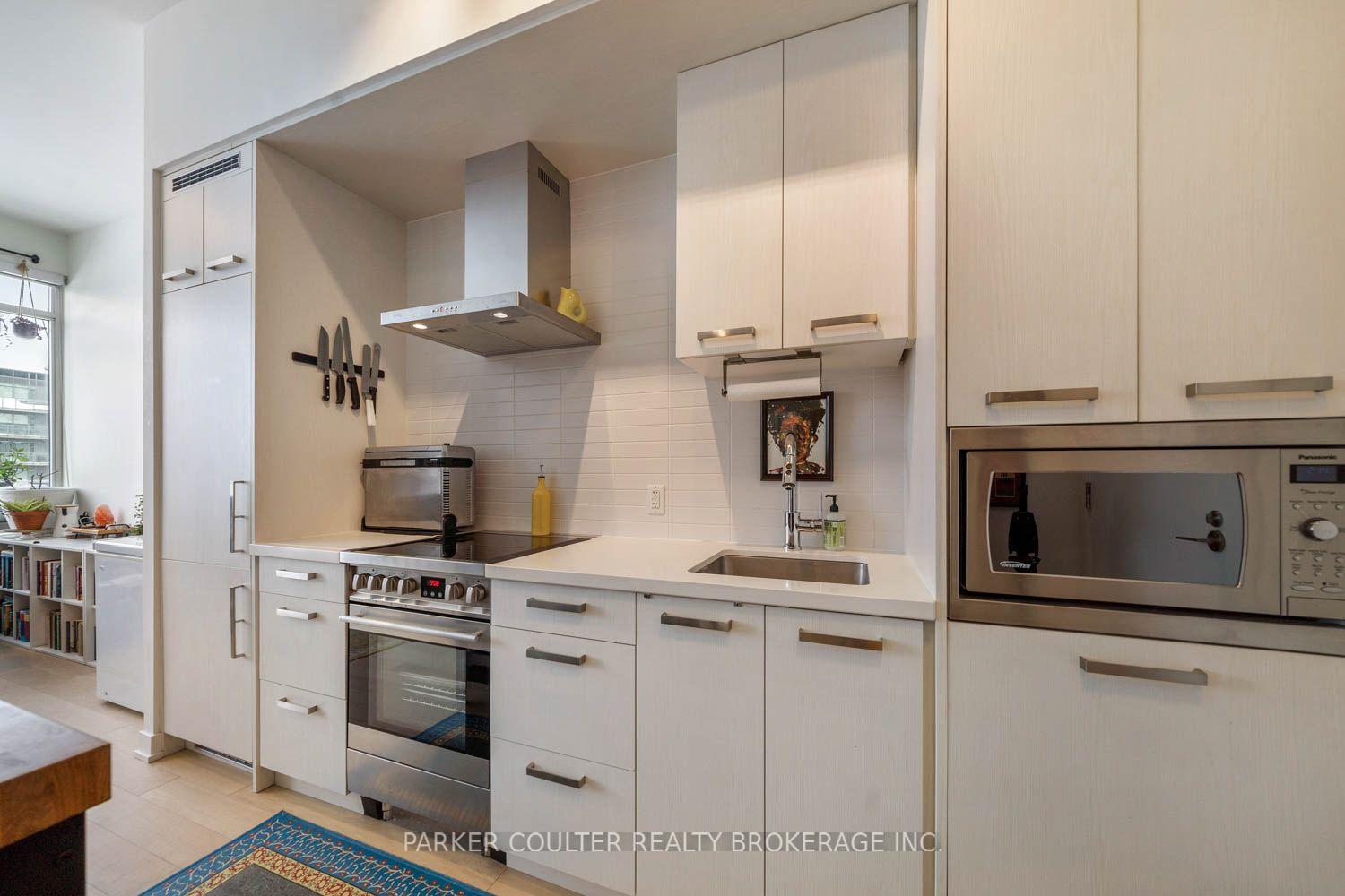 Photo 4 of Unit S810, 455 Front Street E, Toronto, Waterfront Communities — HOMEH