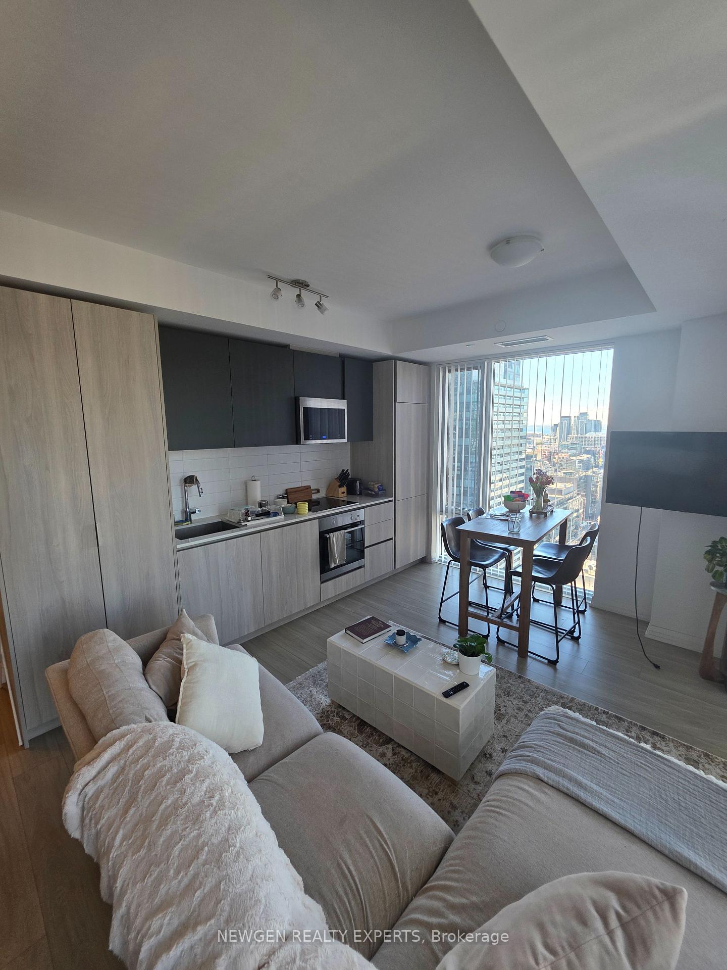 Photo 5 of Unit 3025, 28 Widmer Street, Toronto, Waterfront Communities — HOMEH