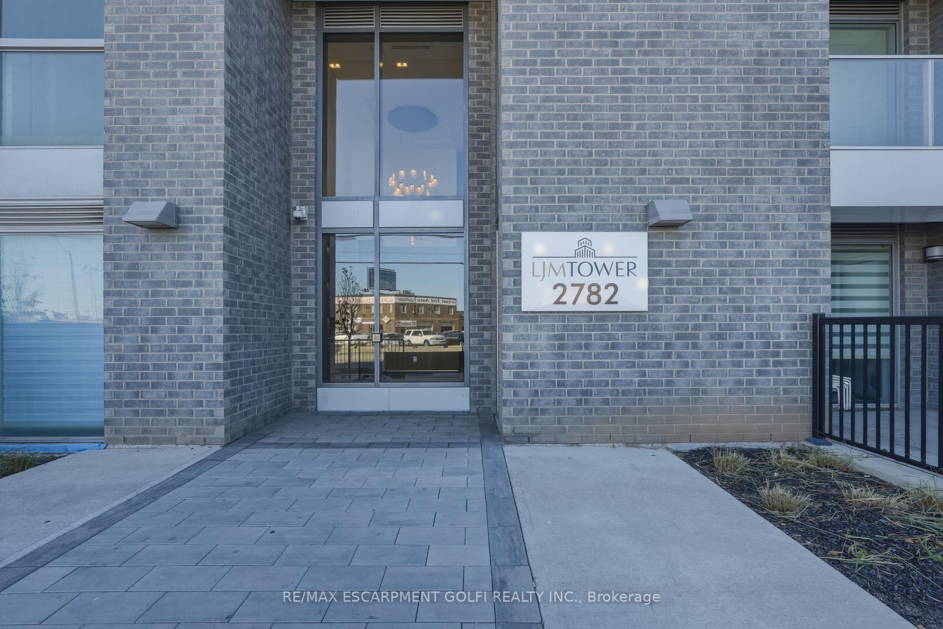 Photo 3 of Unit 302, 2782 Barton Street E, Hamilton, Riverdale — HOMEH
