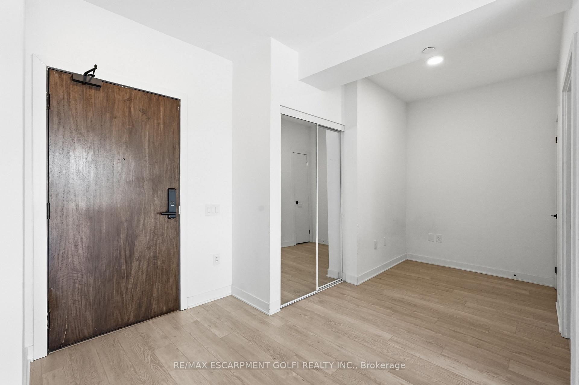 Photo 6 of Unit 302, 2782 Barton Street E, Hamilton, Riverdale — HOMEH