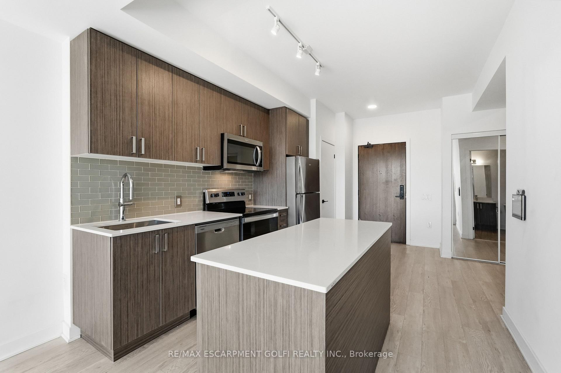 Photo 10 of Unit 302, 2782 Barton Street E, Hamilton, Riverdale — HOMEH