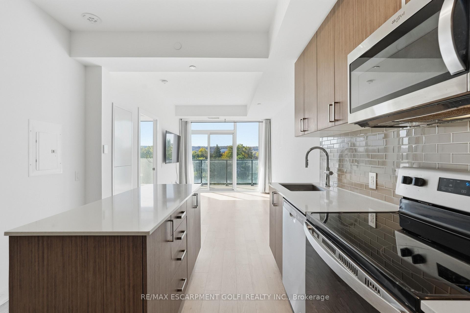 Photo 12 of Unit 302, 2782 Barton Street E, Hamilton, Riverdale — HOMEH