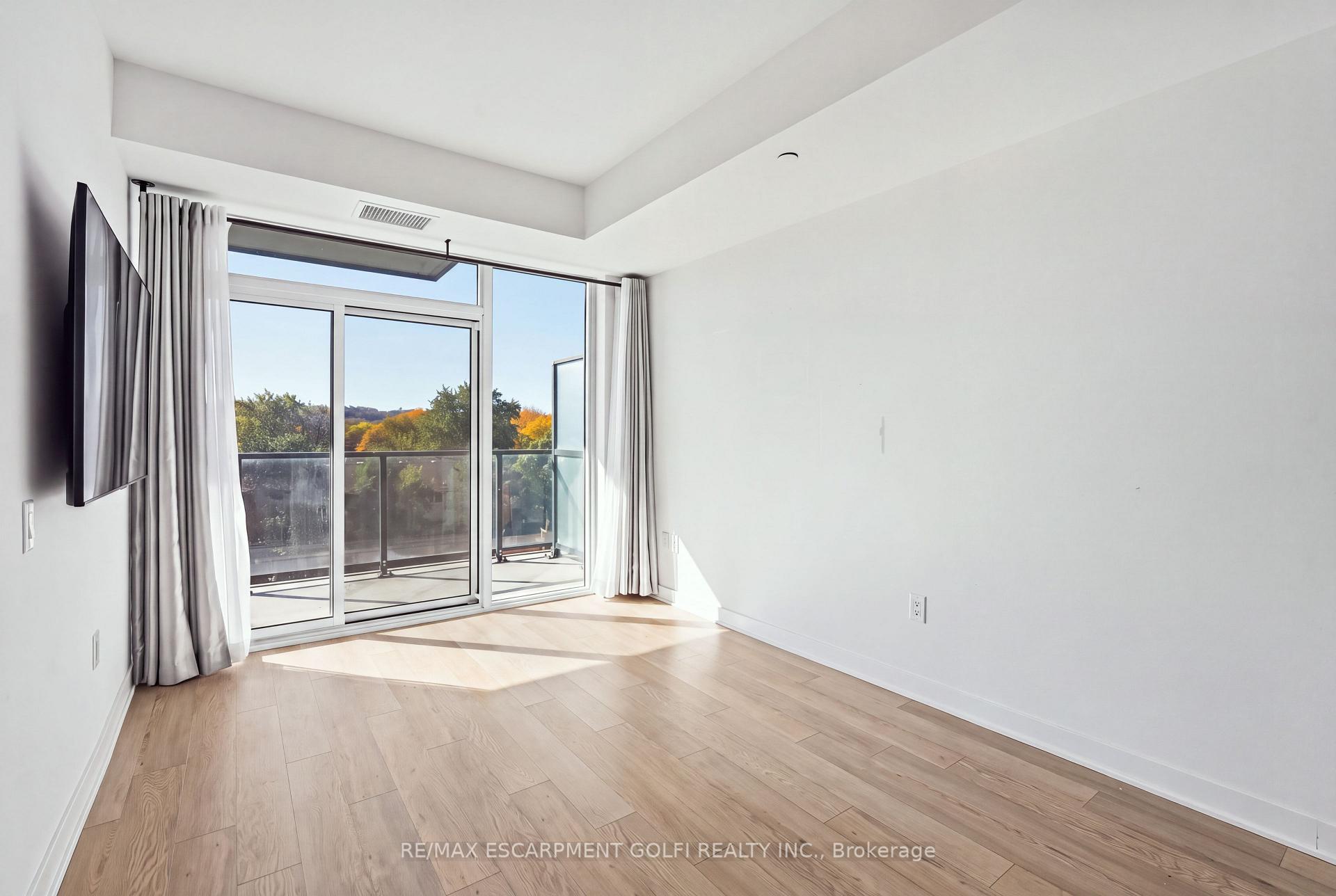 Photo 15 of Unit 302, 2782 Barton Street E, Hamilton, Riverdale — HOMEH