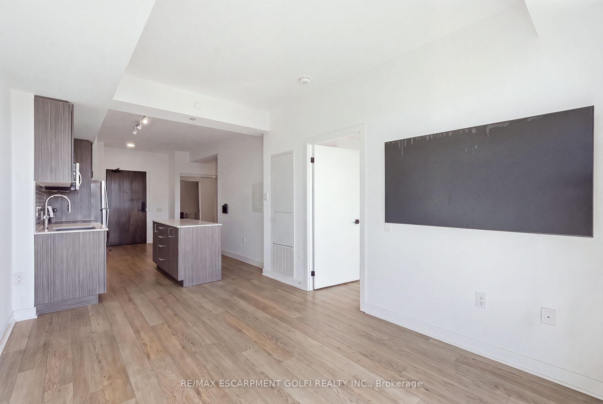 Photo 16 of Unit 302, 2782 Barton Street E, Hamilton, Riverdale — HOMEH