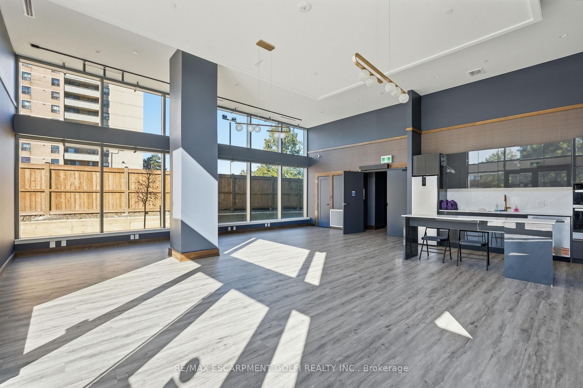 Photo 22 of Unit 302, 2782 Barton Street E, Hamilton, Riverdale — HOMEH