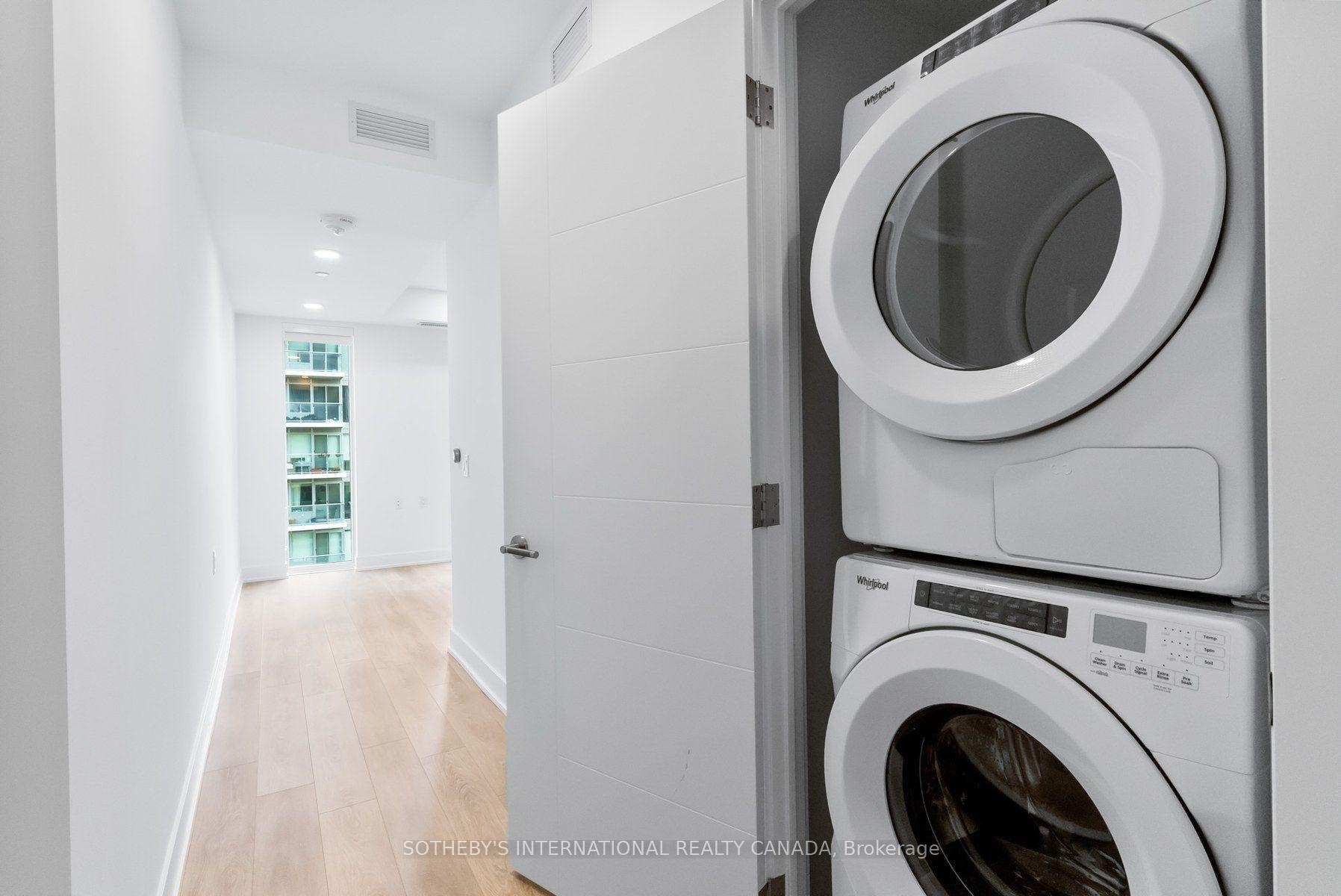 Photo 2 of Unit 3301, 200 Redpath Avenue, Toronto, Mount Pleasant East — HOMEH