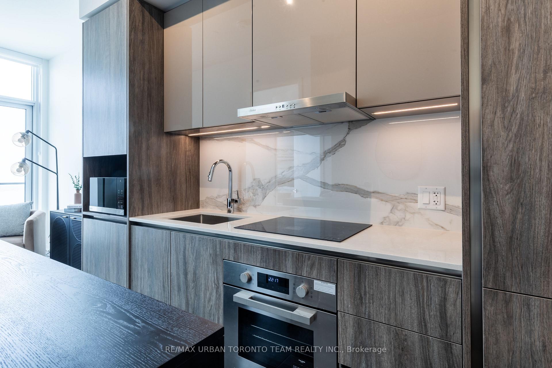 Photo 6 of Unit PH09, 180 Front Street E, Toronto, Moss Park — HOMEH