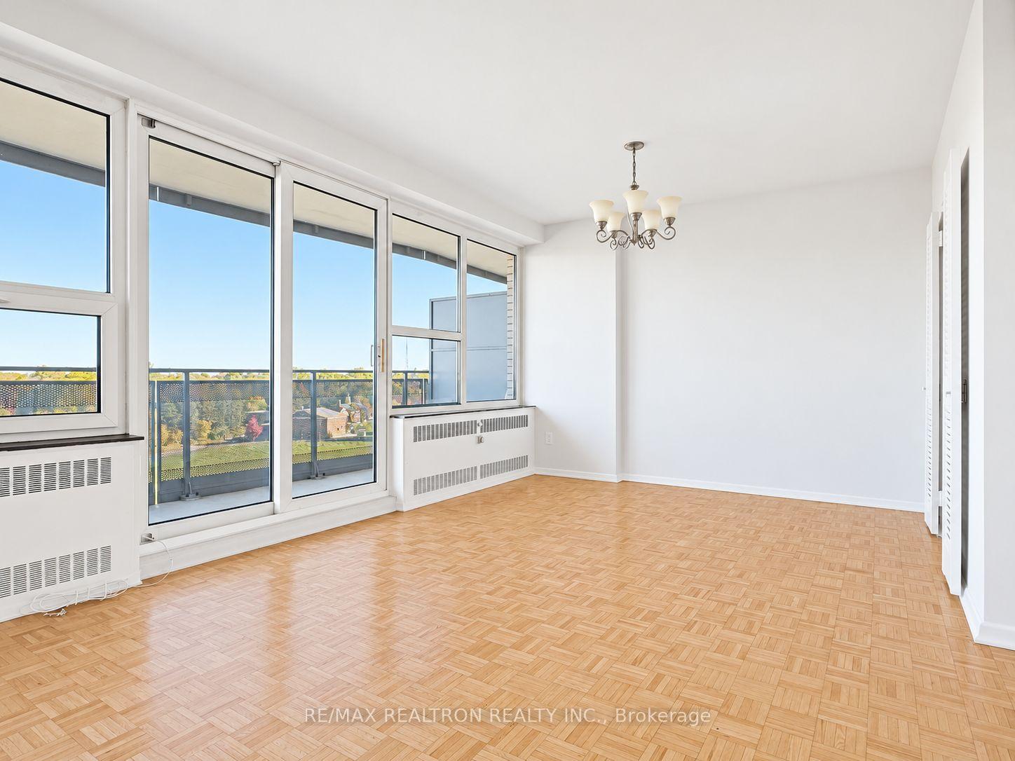 Photo 3 of Unit 804, 10 Shallmar Boulevard, Toronto, Forest Hill North — HOMEH