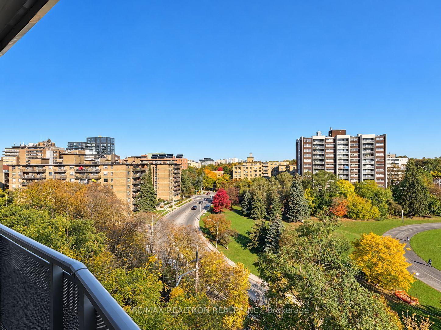 Photo 10 of Unit 804, 10 Shallmar Boulevard, Toronto, Forest Hill North — HOMEH