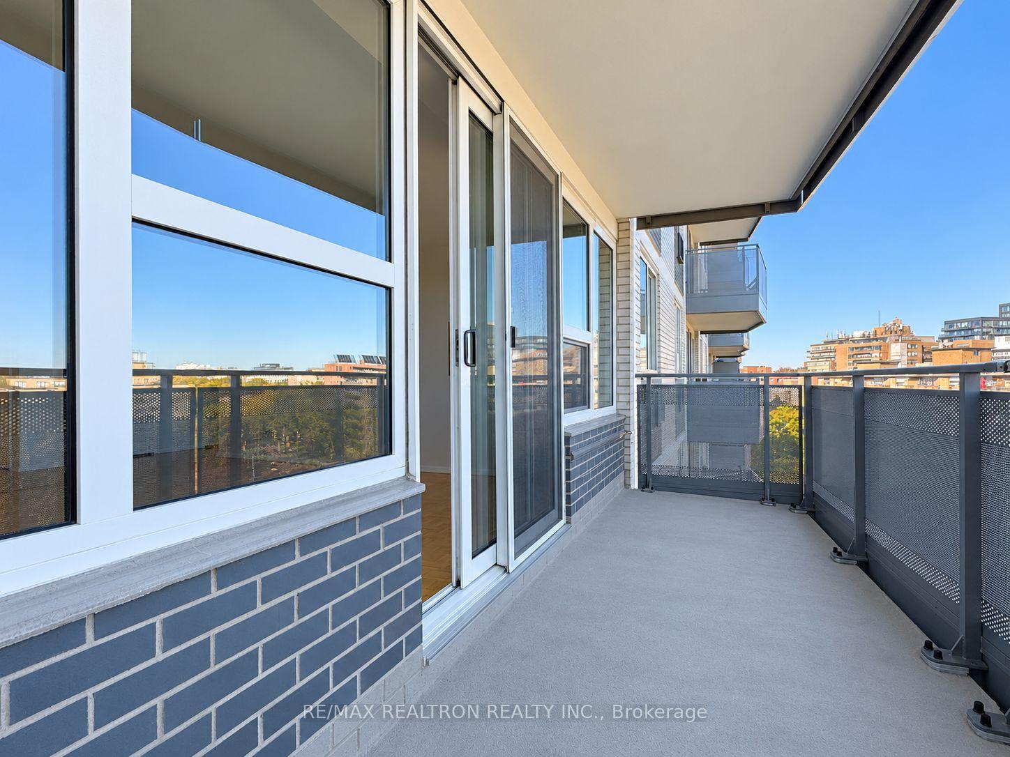 Photo 11 of Unit 804, 10 Shallmar Boulevard, Toronto, Forest Hill North — HOMEH