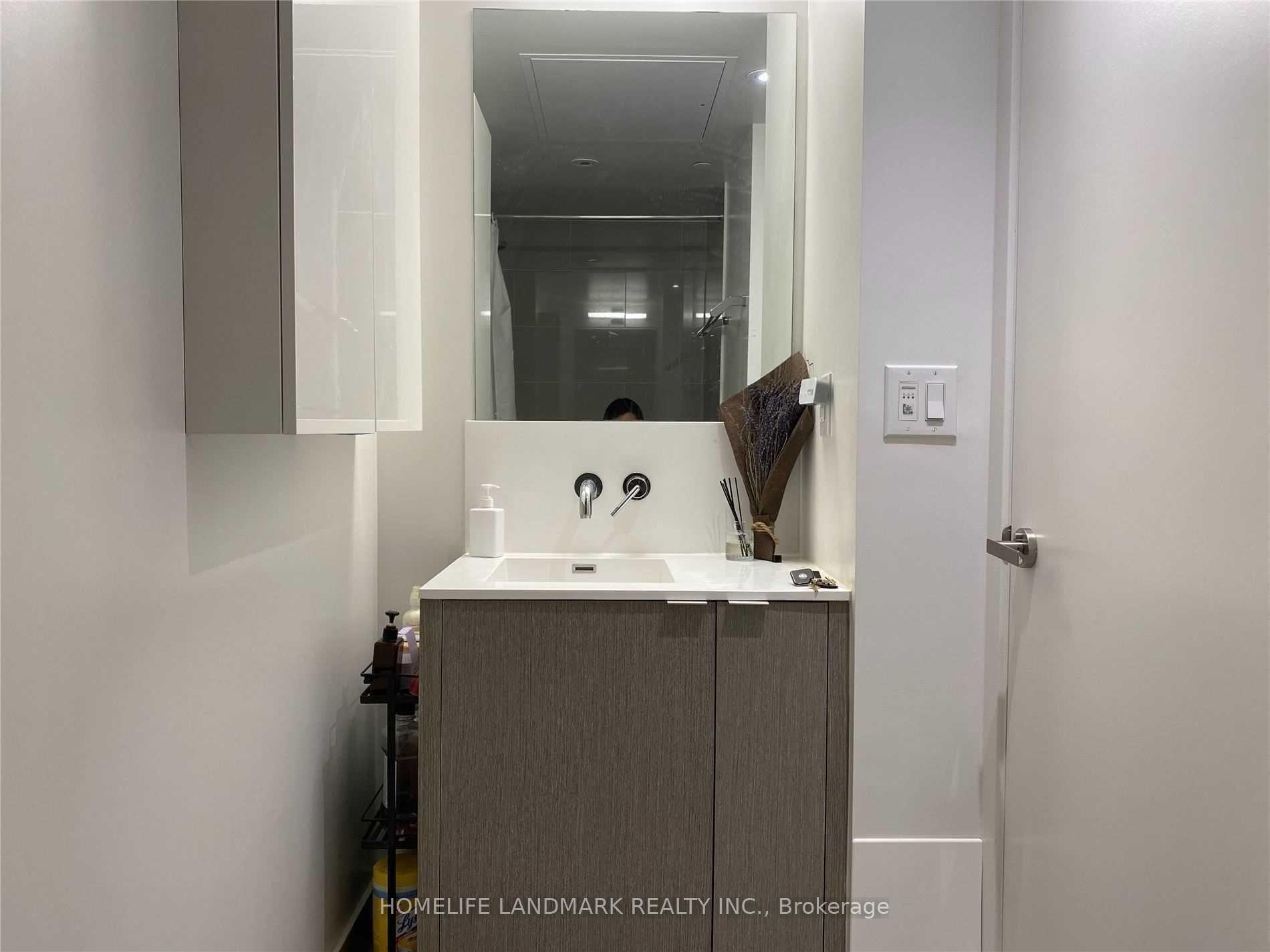 Photo 11 of Unit 3107, 100 Harbour Street, Toronto, Waterfront Communities — HOMEH