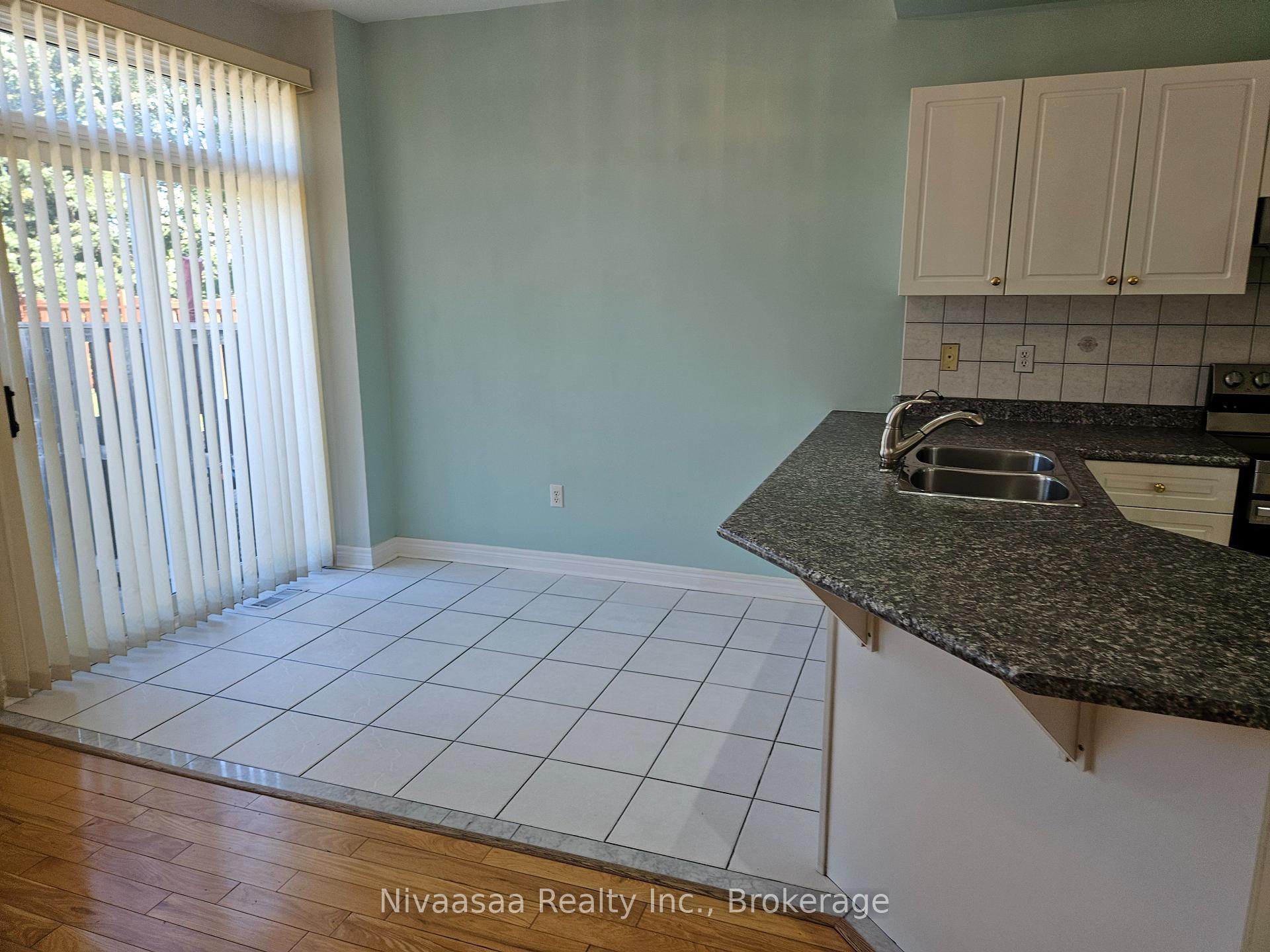 Photo 7 of 926 Ledbury Crescent, Mississauga, East Credit — HOMEH