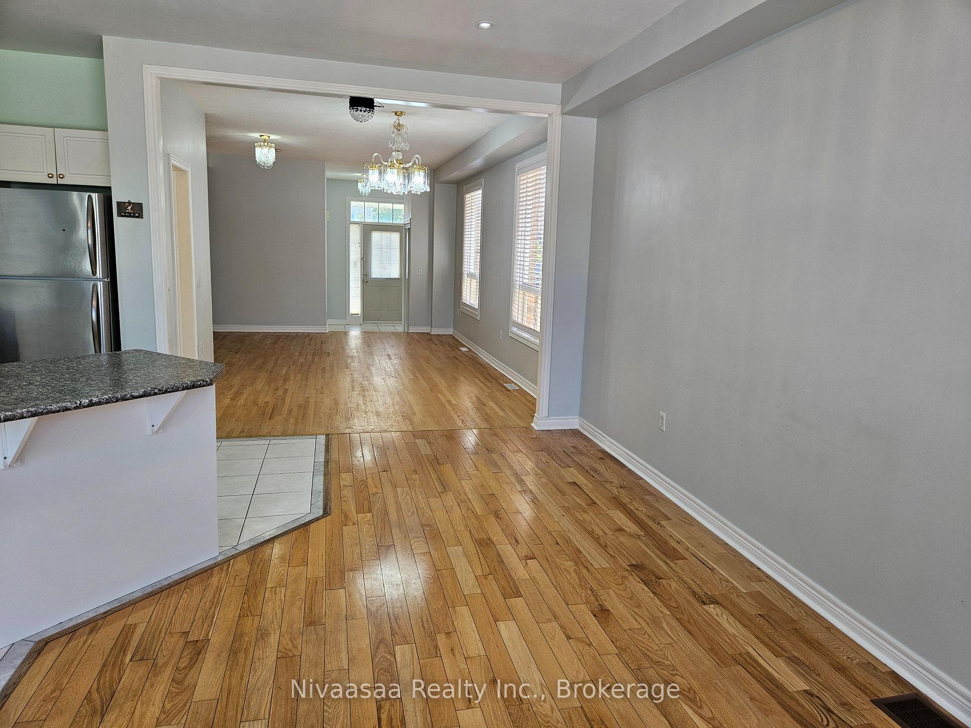 Photo 9 of 926 Ledbury Crescent, Mississauga, East Credit — HOMEH