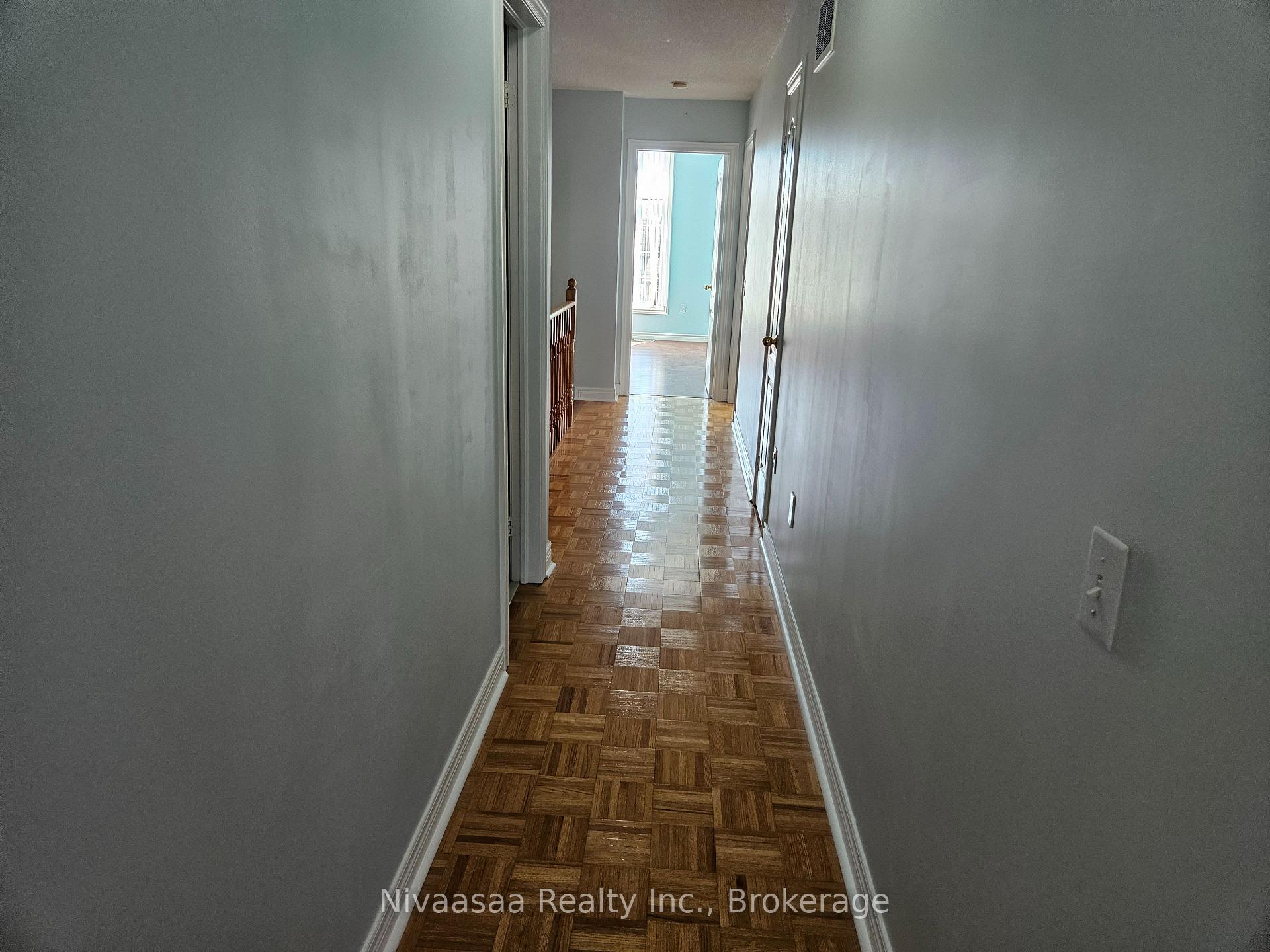 Photo 13 of 926 Ledbury Crescent, Mississauga, East Credit — HOMEH