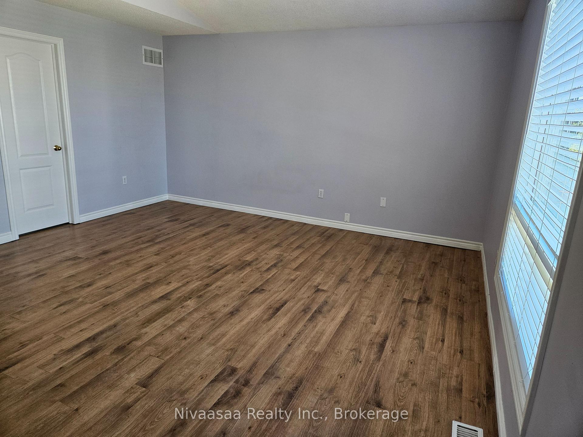 Photo 14 of 926 Ledbury Crescent, Mississauga, East Credit — HOMEH