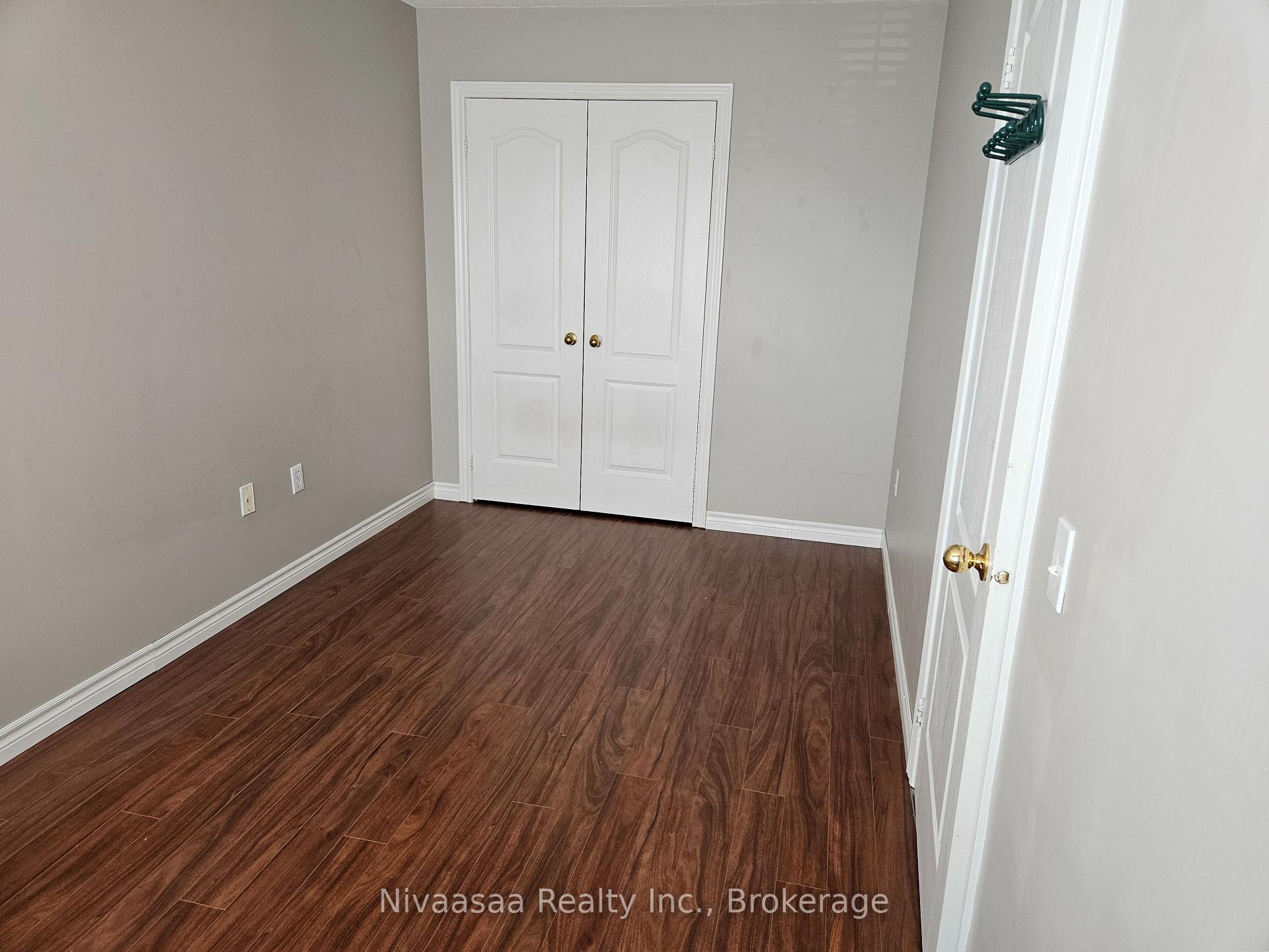 Photo 18 of 926 Ledbury Crescent, Mississauga, East Credit — HOMEH